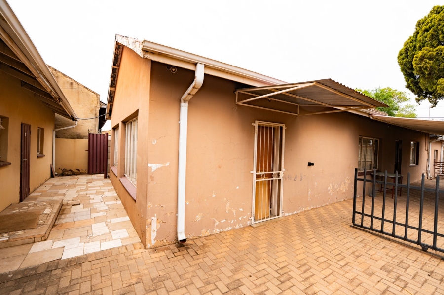 Commercial Property for Sale in Freemanville North West